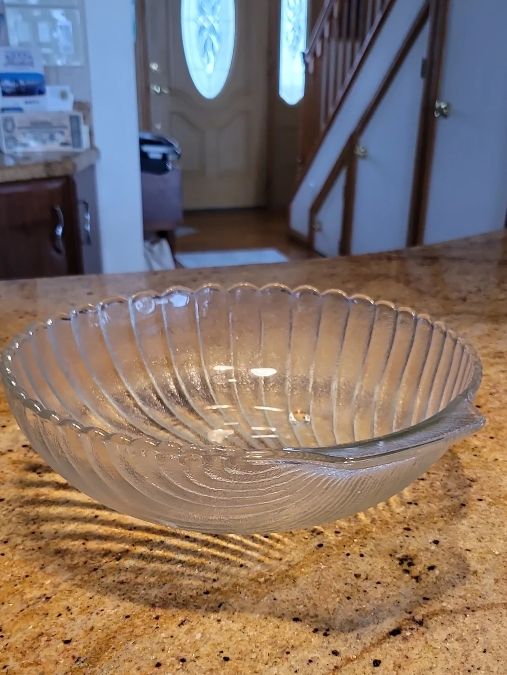VTG Anchor Hooking Clear Glass Clam Shell Deep Round 11